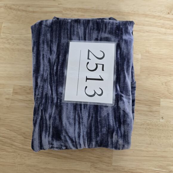 Pilcro Shirt Womens Medium Velvet Mock Neck Short Sleeve Stretch Urban Outfitter - Picture 10 of 10